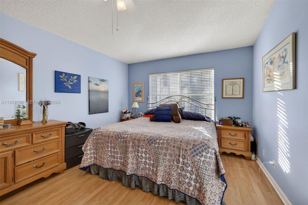 6008 N Golden Beauty Ln, Tamarac, FL 33321 Photo