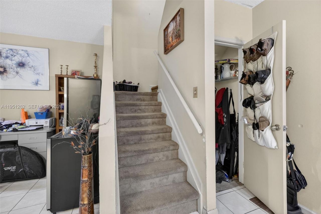 6008 N Golden Beauty Ln, Tamarac, FL 33321 Photo