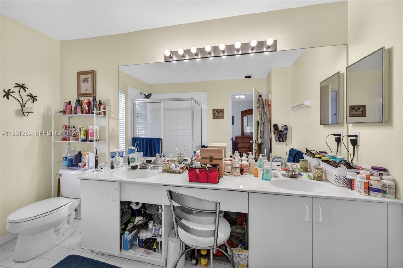 6008 N Golden Beauty Ln, Tamarac, FL 33321 Photo