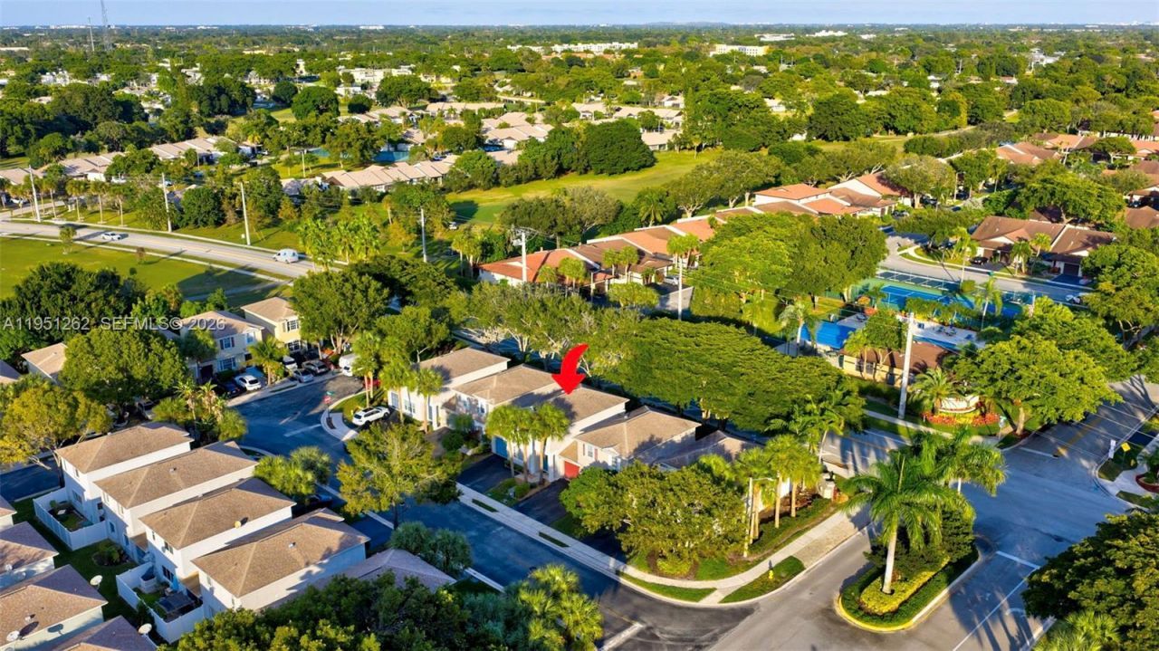 6008 N Golden Beauty Ln, Tamarac, FL 33321 Photo