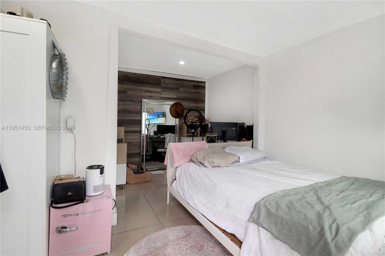 3529 W 14th Ln, Hialeah, FL 33012 Photo