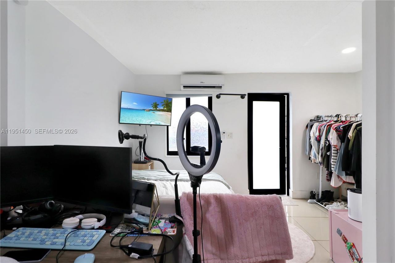 3529 W 14th Ln, Hialeah, FL 33012 Photo