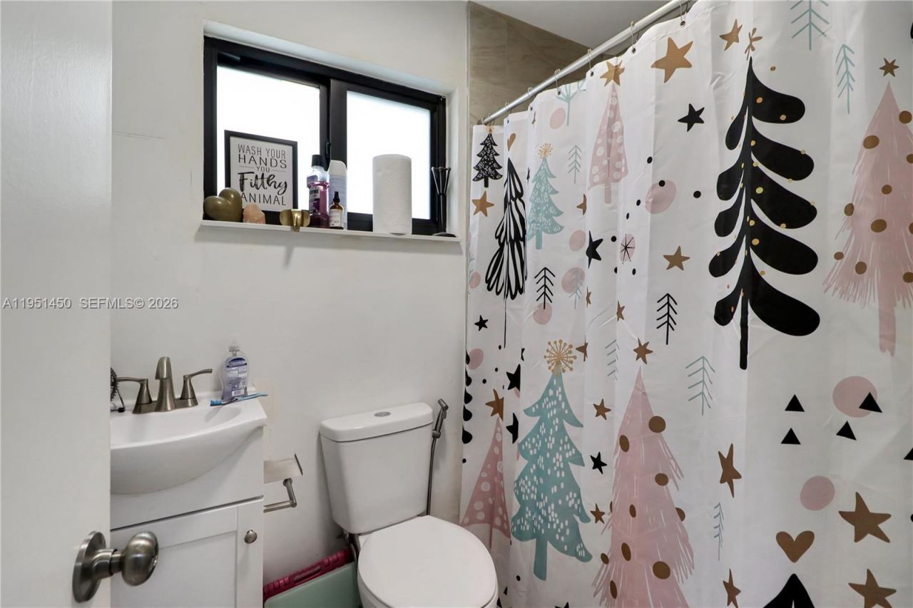 3529 W 14th Ln, Hialeah, FL 33012 Photo