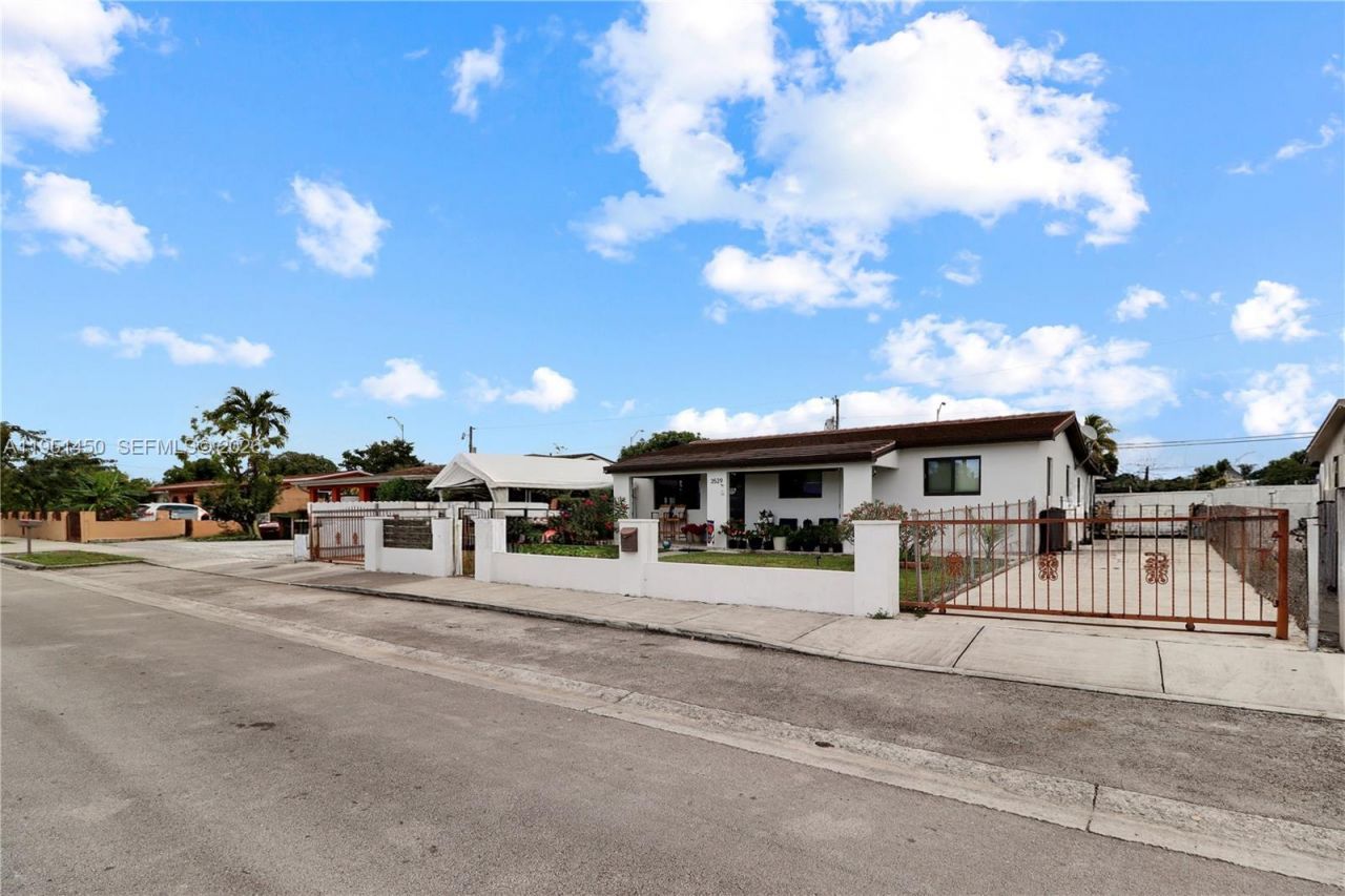 3529 W 14th Ln, Hialeah, FL 33012 Photo