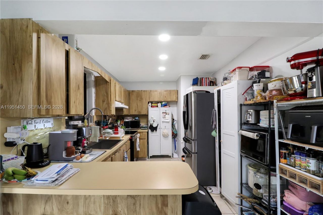 3529 W 14th Ln, Hialeah, FL 33012 Photo