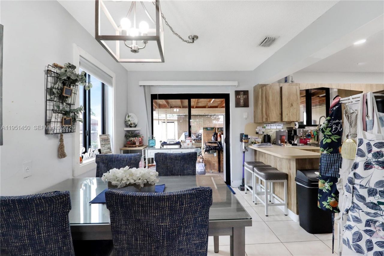 3529 W 14th Ln, Hialeah, FL 33012 Photo