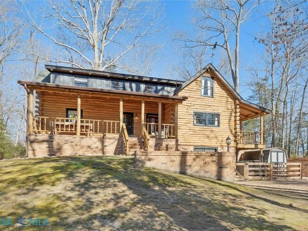 322 Fairfield Road, Hartfield, VA 23071