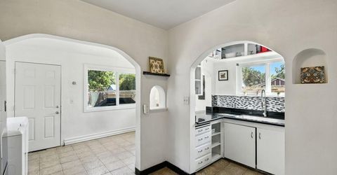 4037 42nd St, Sacramento, CA 95820 Photo