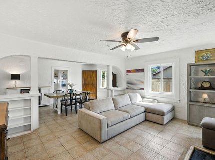 4037 42nd St, Sacramento, CA 95820 Photo