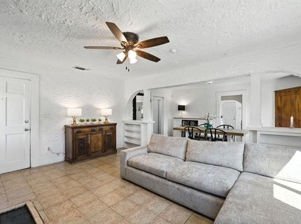 4037 42nd St, Sacramento, CA 95820 Photo