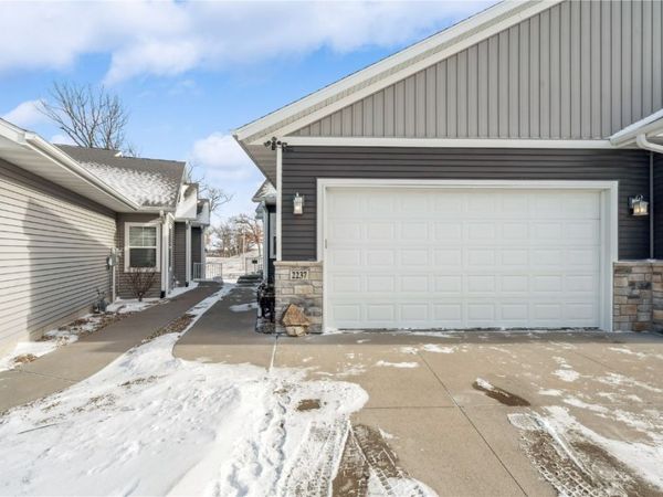 2237 Tranquil Ct NW, Cedar Rapids, IA 52405