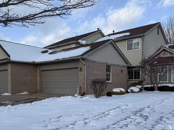 22901 Woodcreek Drive, Taylor, MI 48180