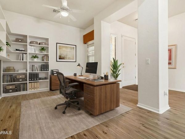 5634 N 82ND Avenue, Glendale, AZ 85303