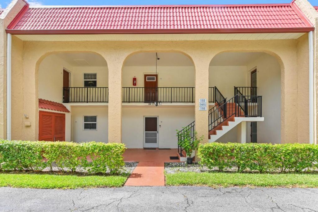 198 Lake Frances Drive, West Palm Beach, FL 33411 Photo