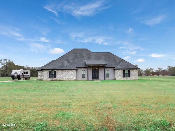 176 Wagon Trail Drive , Opelousas, LA 70570