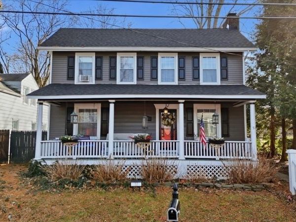 53 Brunswick Ave, Bloomsbury, NJ 08804