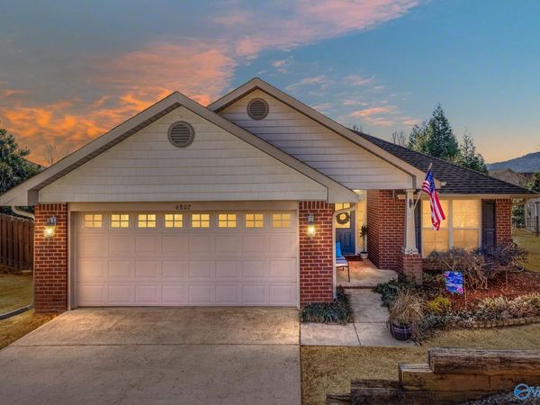 6802 Wintercrest Way SE, Owens Cross Roads, AL 35763