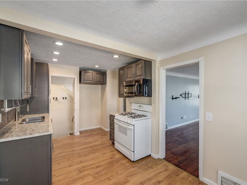 6013 Northcliff Avenue, Cleveland, OH 44144 Photo 9