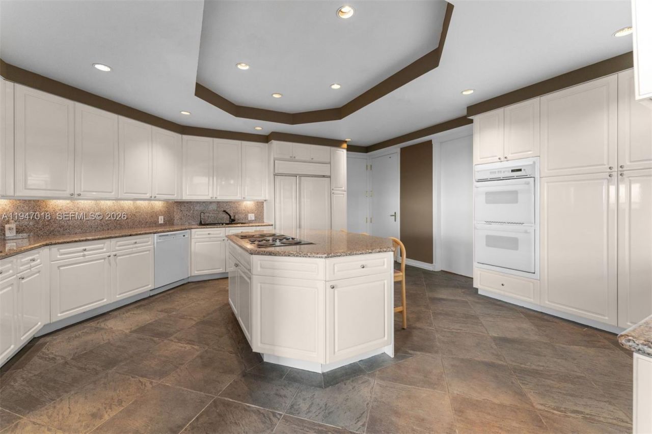 5225 Collins Ave , Unit PH8, Miami Beach, FL 33140 Photo