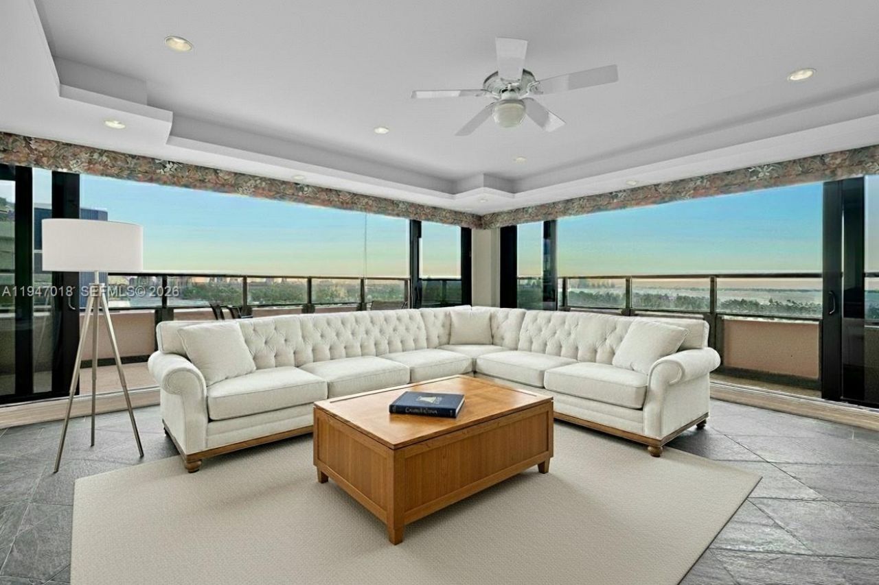5225 Collins Ave, Unit PH8, Miami Beach, FL 33140 Photo