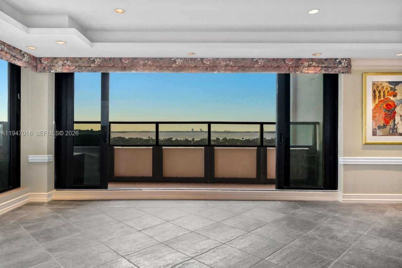 5225 Collins Ave , Unit PH8, Miami Beach, FL 33140 Photo