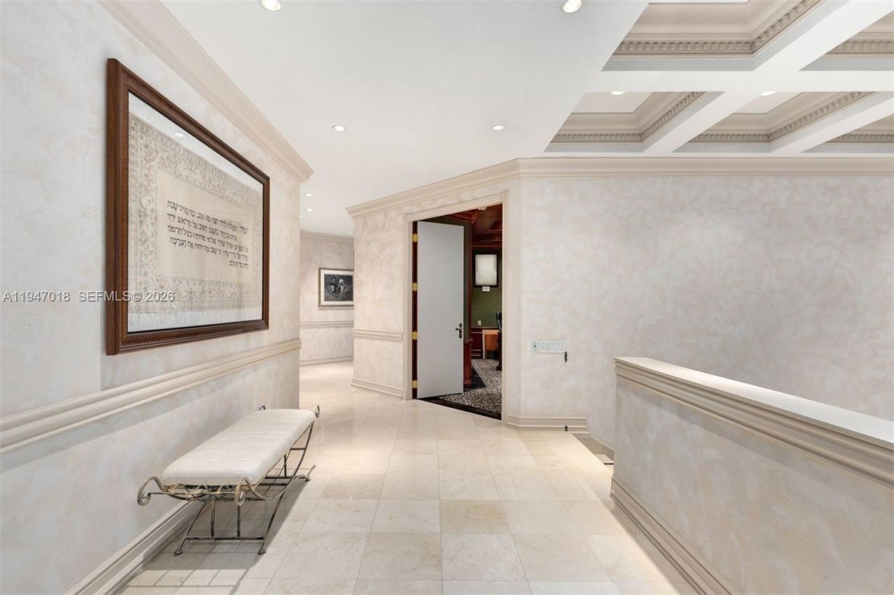 5225 Collins Ave, Unit PH8, Miami Beach, FL 33140 Photo