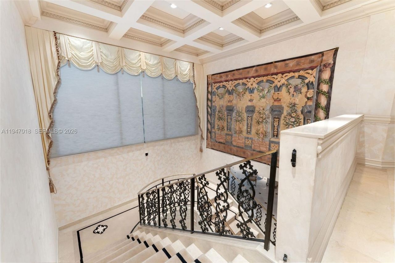 5225 Collins Ave , Unit PH8, Miami Beach, FL 33140 Photo