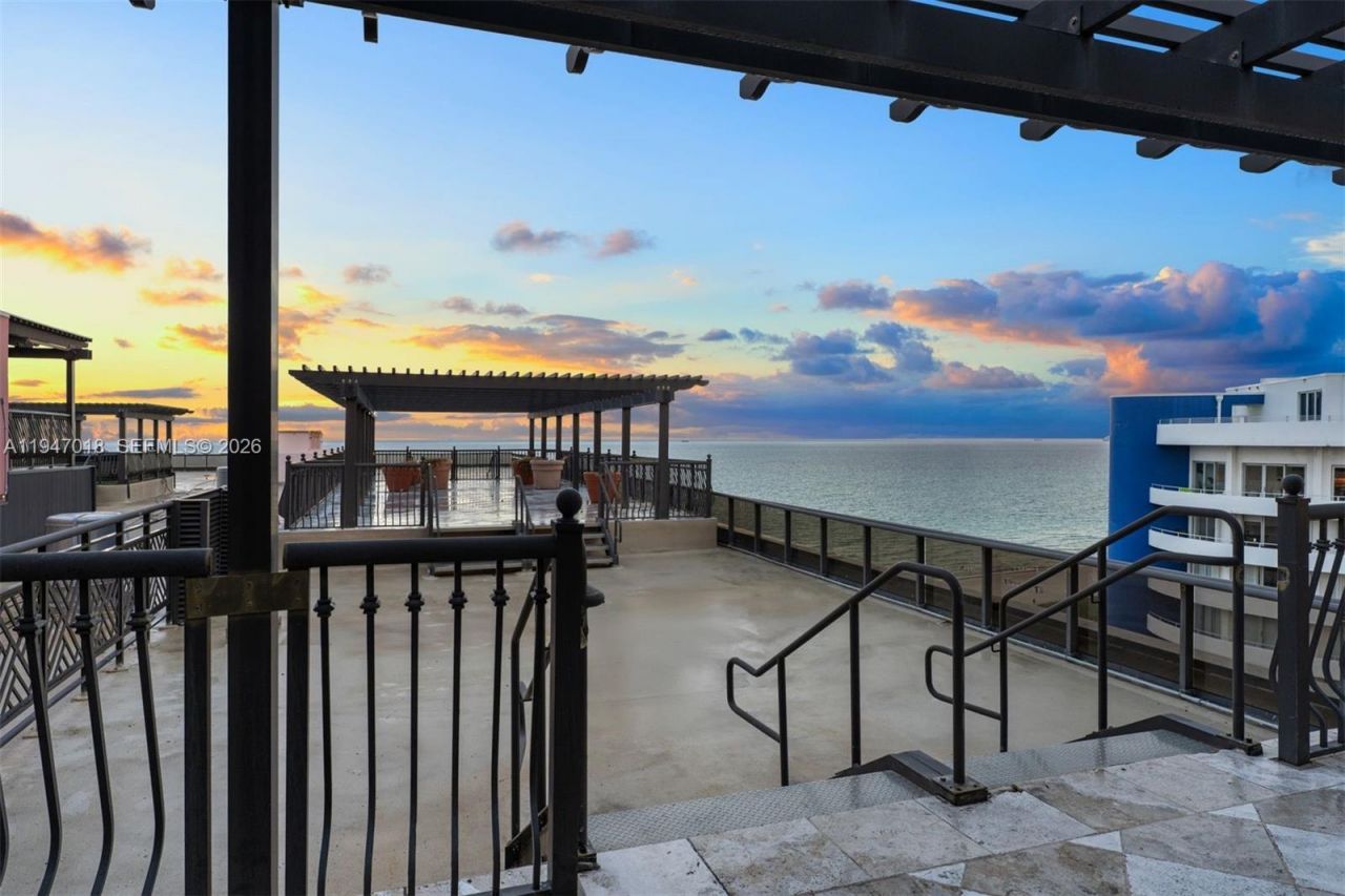 5225 Collins Ave , Unit PH8, Miami Beach, FL 33140 Photo