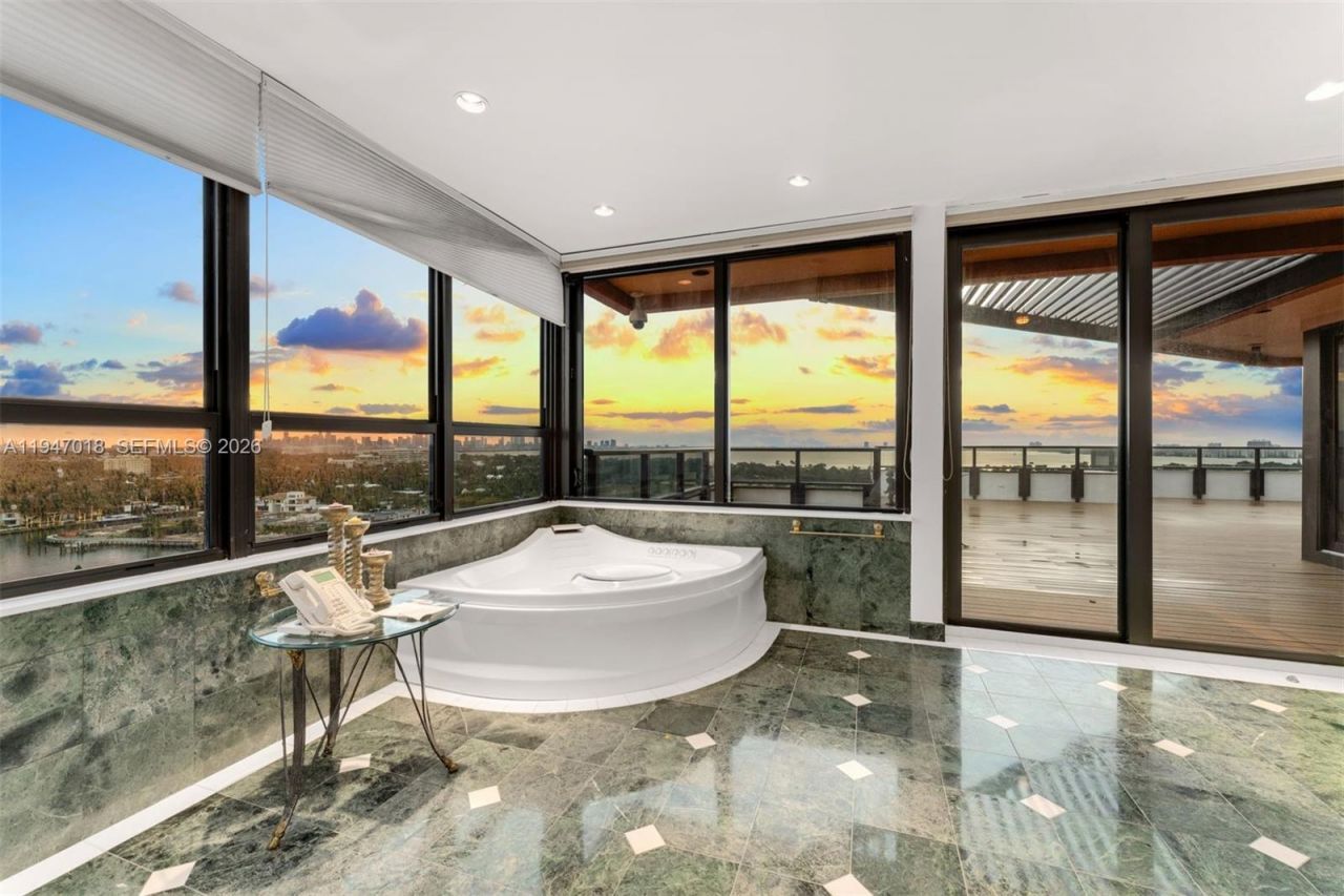 5225 Collins Ave , Unit PH8, Miami Beach, FL 33140 Photo