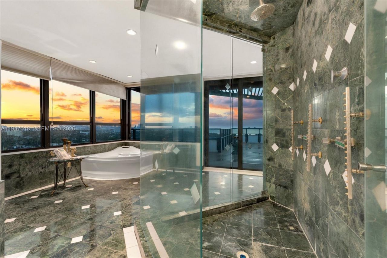 5225 Collins Ave , Unit PH8, Miami Beach, FL 33140 Photo