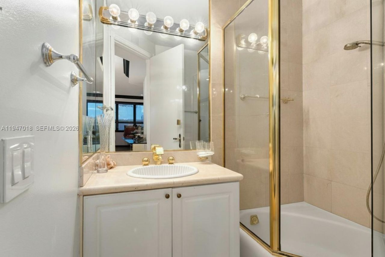 5225 Collins Ave , Unit PH8, Miami Beach, FL 33140 Photo