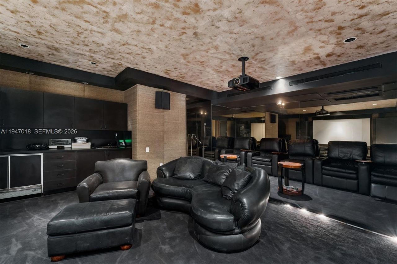 5225 Collins Ave , Unit PH8, Miami Beach, FL 33140 Photo