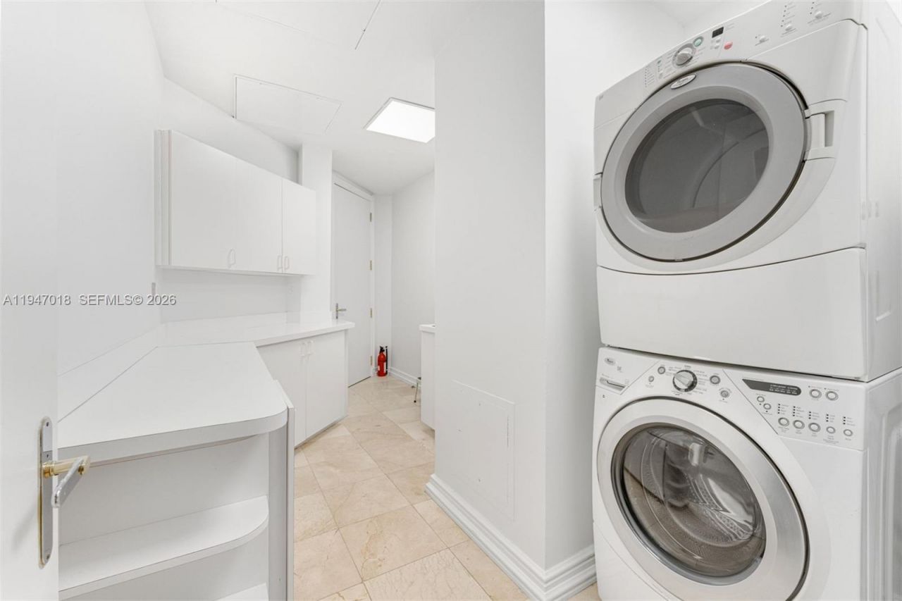 5225 Collins Ave , Unit PH8, Miami Beach, FL 33140 Photo