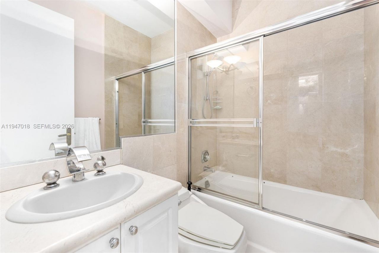 5225 Collins Ave, Unit PH8, Miami Beach, FL 33140 Photo