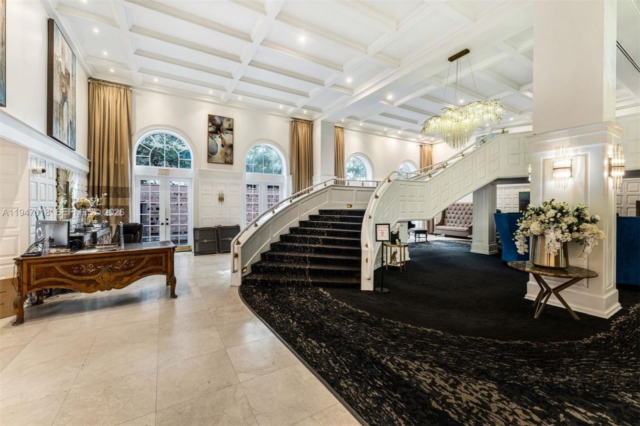 5225 Collins Ave , Unit PH8, Miami Beach, FL 33140 Photo