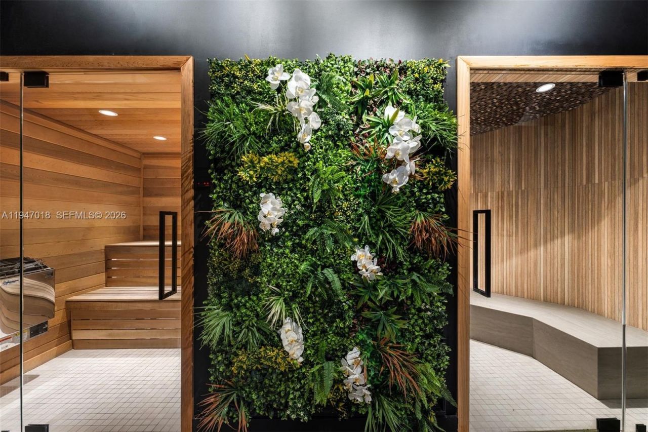 5225 Collins Ave , Unit PH8, Miami Beach, FL 33140 Photo