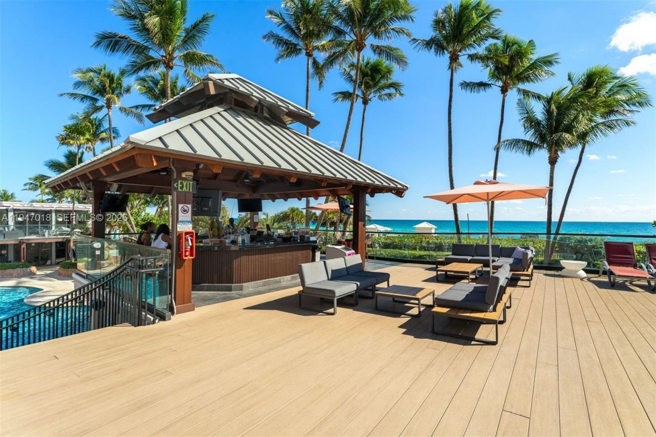 5225 Collins Ave, Unit PH8, Miami Beach, FL 33140 Photo