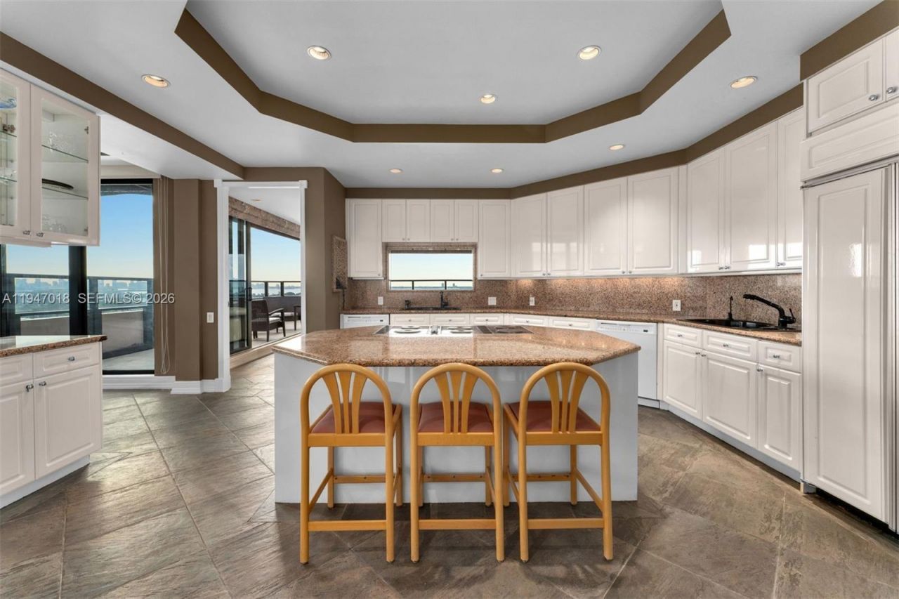 5225 Collins Ave , Unit PH8, Miami Beach, FL 33140 Photo