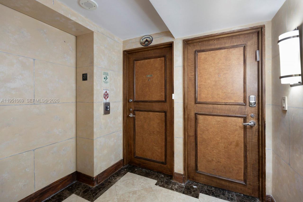 5900 Collins Ave , Unit 2105, Miami Beach, FL 33140 Photo