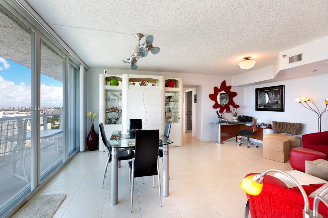 5900 Collins Ave , Unit 2105, Miami Beach, FL 33140 Photo