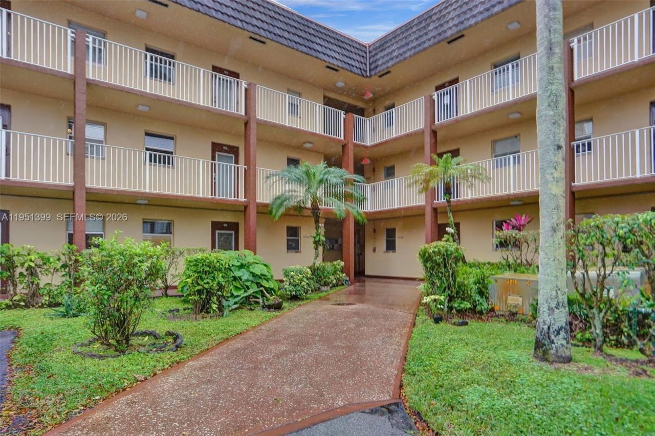 8861 Sunrise Lakes Blvd, Unit 106, Sunrise, FL 33322 Photo