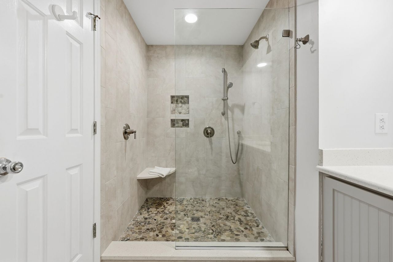 32 Spot Tail At Oystercatcher Photo 16