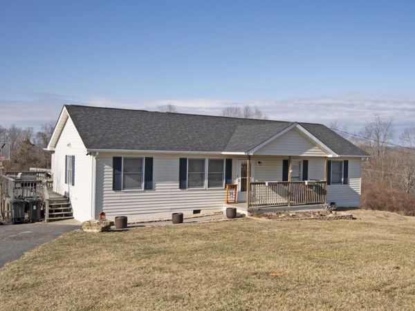 762 Brier Hill Ln, Ronceverte, WV 24970