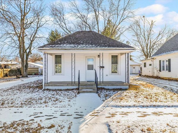 122 E Allen Street, Farmer City, IL 61842