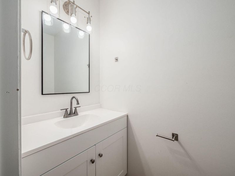 1211 Rivercrest Drive S, Unit E, Delaware, OH 43015 Photo 5