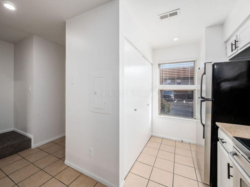 1211 Rivercrest Drive S, Unit E, Delaware, OH 43015 Photo 8