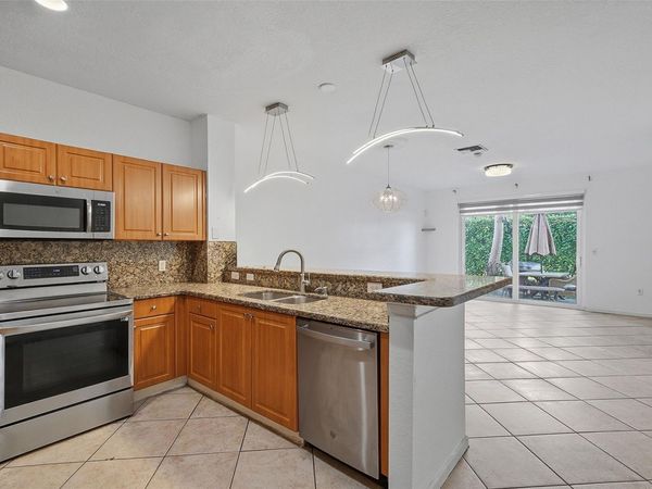 8108 Prestige Commons Dr, Tamarac, FL 33321