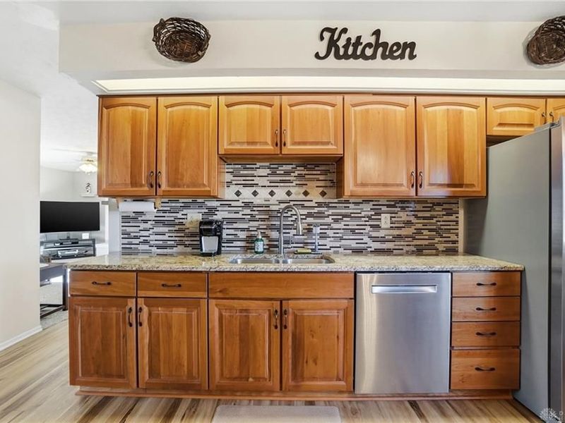 2036 Meadowside Lane, Washington Township, OH 45458 Photo 10