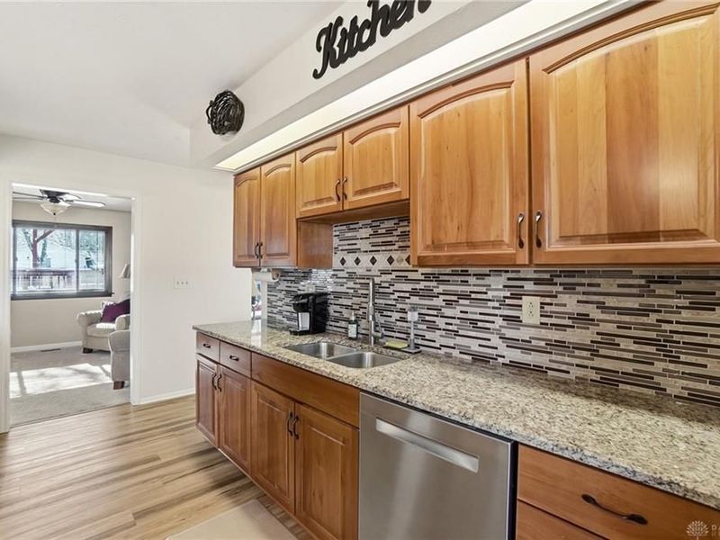 2036 Meadowside Lane, Washington Township, OH 45458 Photo 11