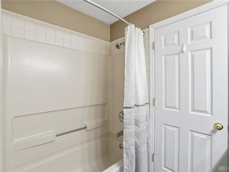 2036 Meadowside Lane, Washington Township, OH 45458 Photo 32